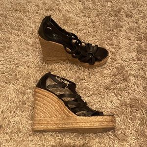 Coach sandals size 7, new never worn